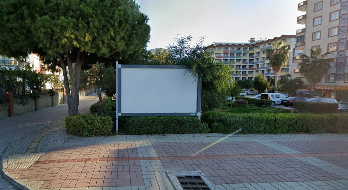 D-400 Mahmutlar Limon Kafe Önü Alanya Antalya Billboard