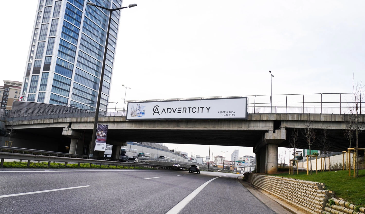 Çamlıca Bağlantı Yolu Emaar AVM önü Ataşehir İstanbul Üst Geçit - 2