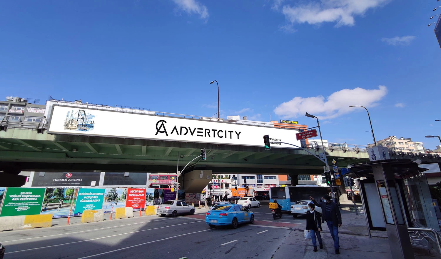 Mecidiyeköy Meydan Ortaklar Girişi Araç Şişli İstanbul Üst Geçit