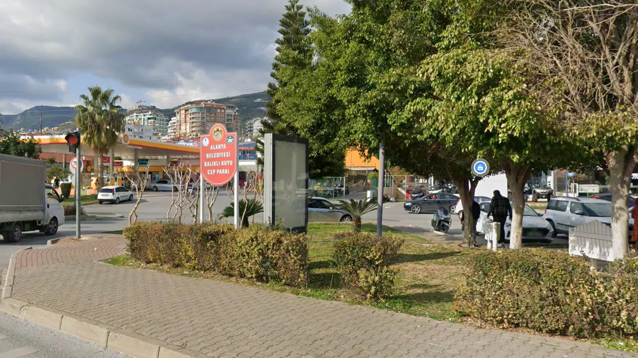 Cıkcıllı Mahallesi 82 Alı Pazarı Yanı Cep Park İçi Alanya Antalya Raket CLP