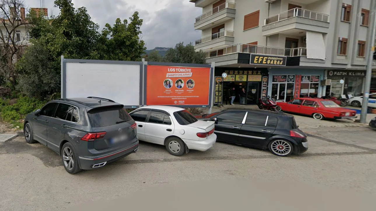 Çıplaklı Mahallesi Döner Kavşak Alanya Antalya Billboard - 1