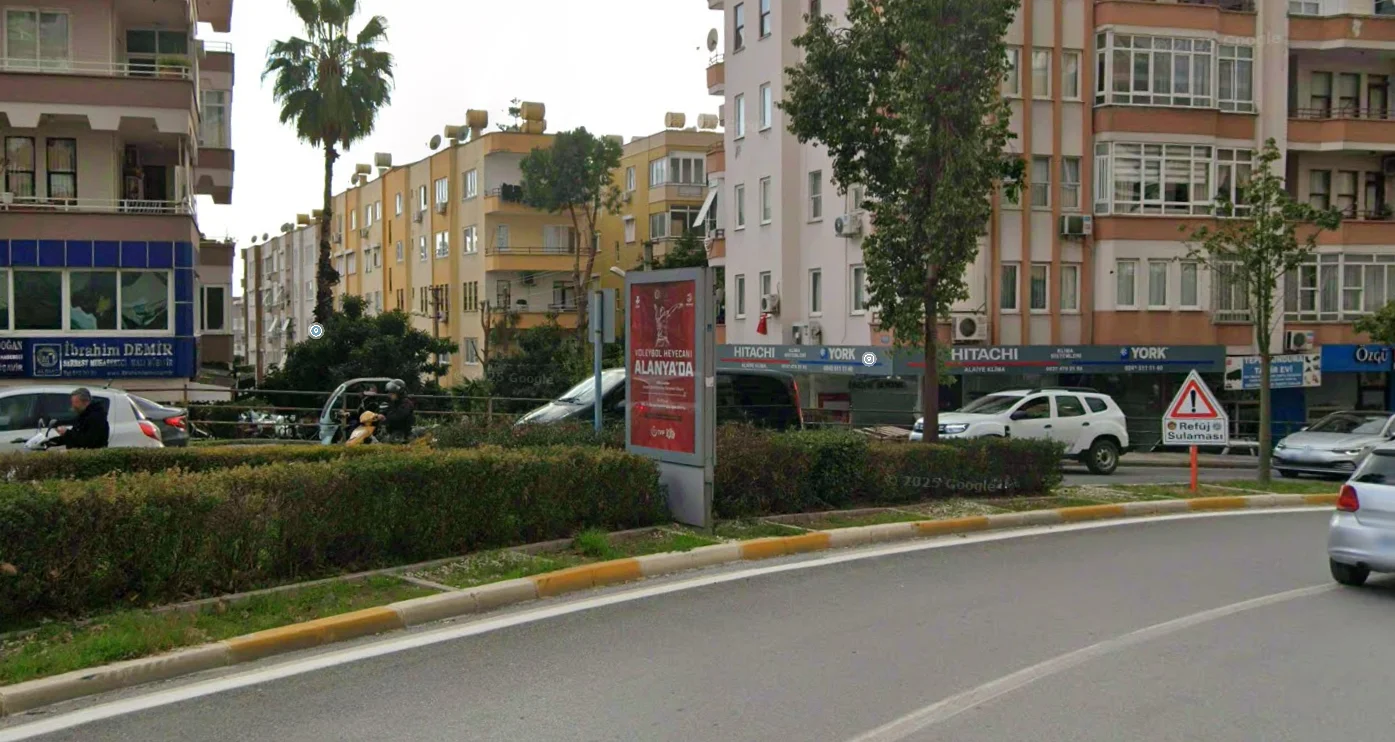 25 M. Yol Eski Devlet Hastanesi Altı Işıklar Alanya Antalya Raket CLP