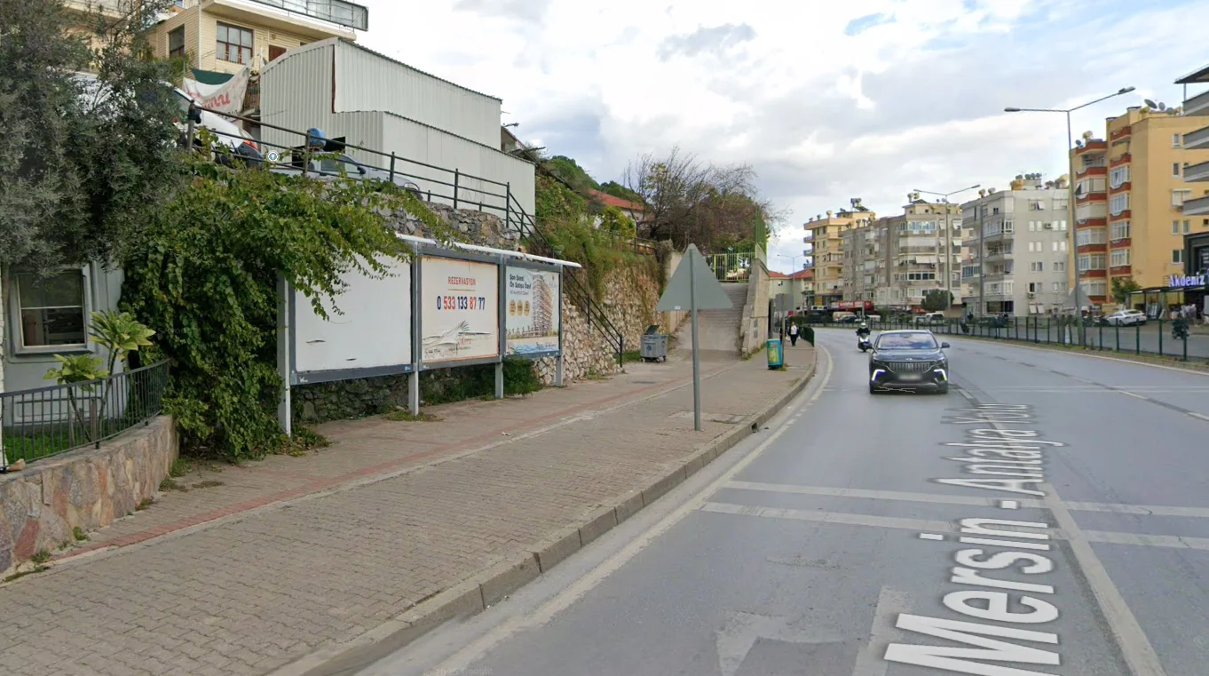 Eski Devlet Hastanesi Altı Oktay Elektrik Yanı Alanya Antalya Billboard - 1