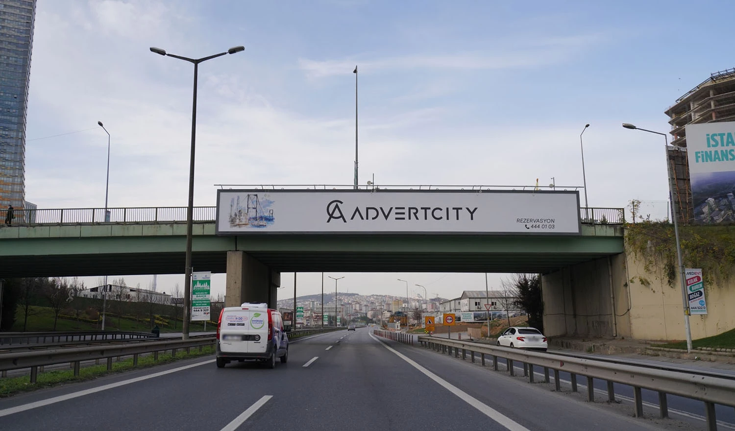 Çamlıca Bağlantı Yolu Varyap Meridien önü Araç Ataşehir İstanbul Üst Geçit - 2