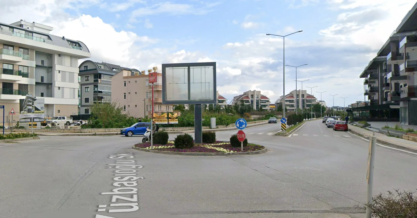 Metroavm Arkası Hayri Doğan Caddesi Girişi Alanya Antalya Megalight
