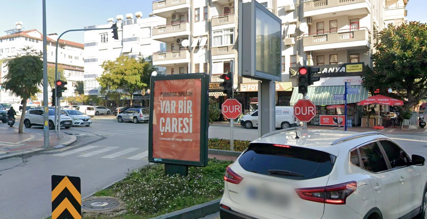 Presti Caddesi Çıtırım Pastanesi Yanı Işıklar Alanya Antalya Raket CLP