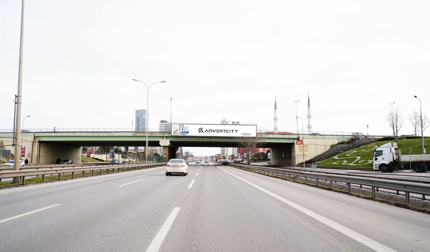 Soğanlık Sapağı Araç Kartal İstanbul Üst Geçit - 1