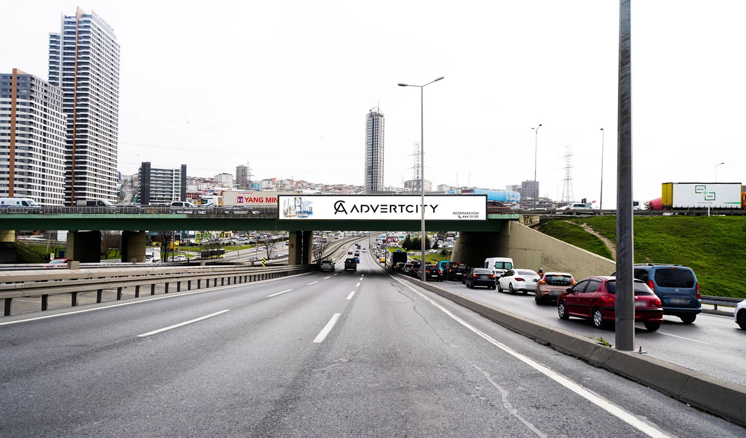Beylikdüzü Ambarlı Girişi Araç İstanbul Üst Geçit - 1
