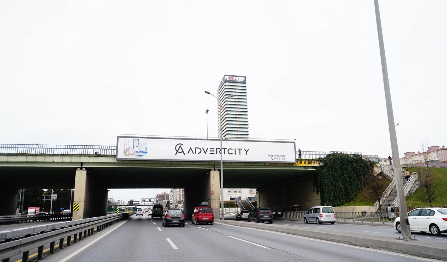Beylikdüzü Kavaklı Girişi Araç İstanbul Üst Geçit - 2
