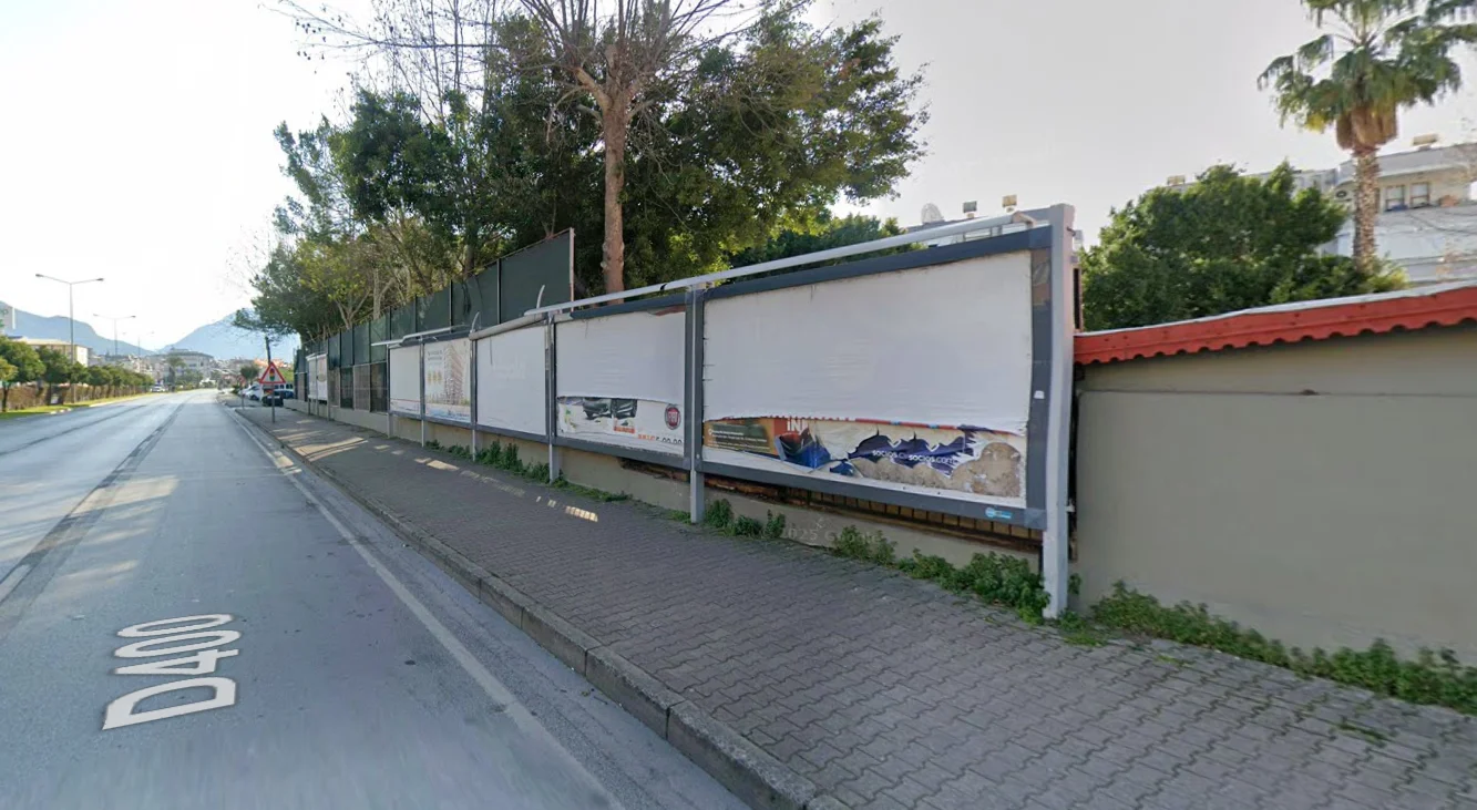 Eski Devlet Hastanesi Kavşağı Şükrü Mülazım Okulu Önü Alanya Antalya Billboard - 1