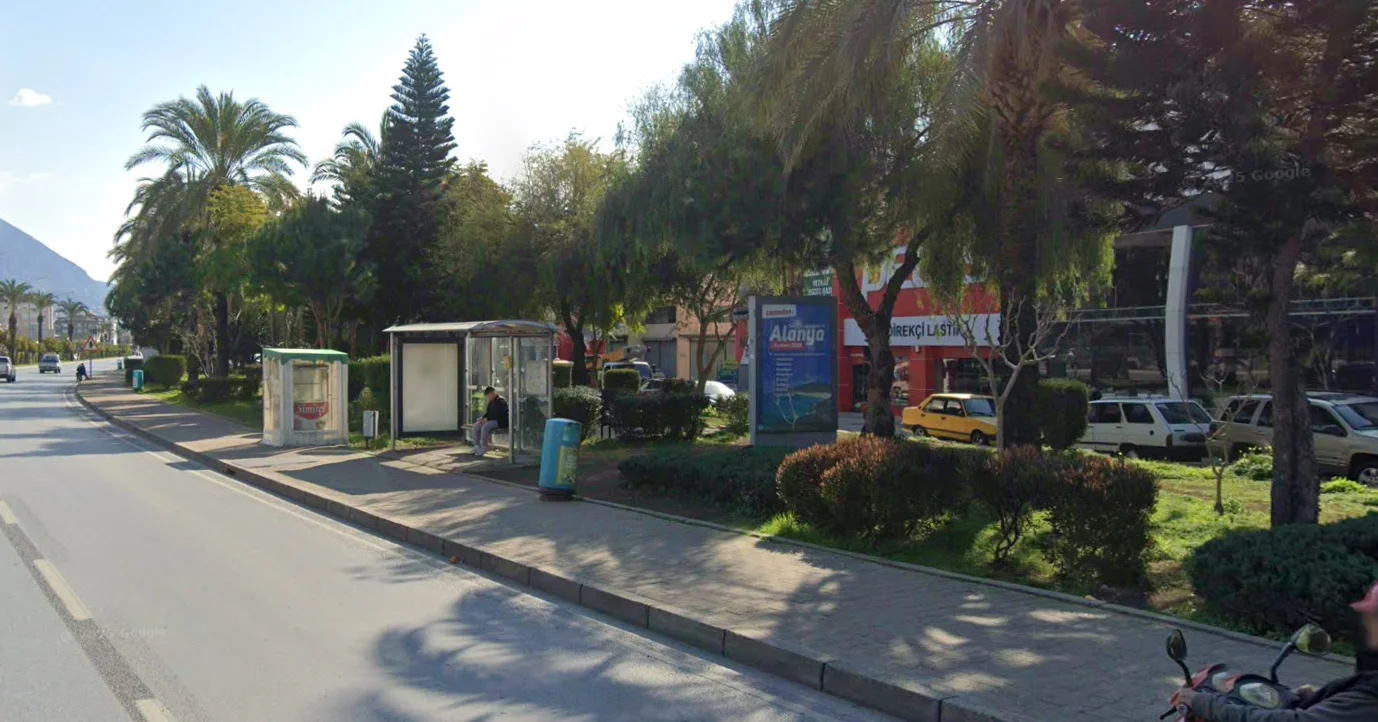 Cıkcıllı Mahallesi Garanti Bankası Önü Kaldırım Alanya Antalya Raket CLP