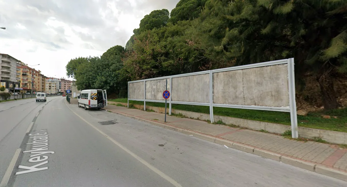 Şükrü Mülazım Okulu Karşısı (bilgi Bulut Altı) Alanya Antalya Billboard