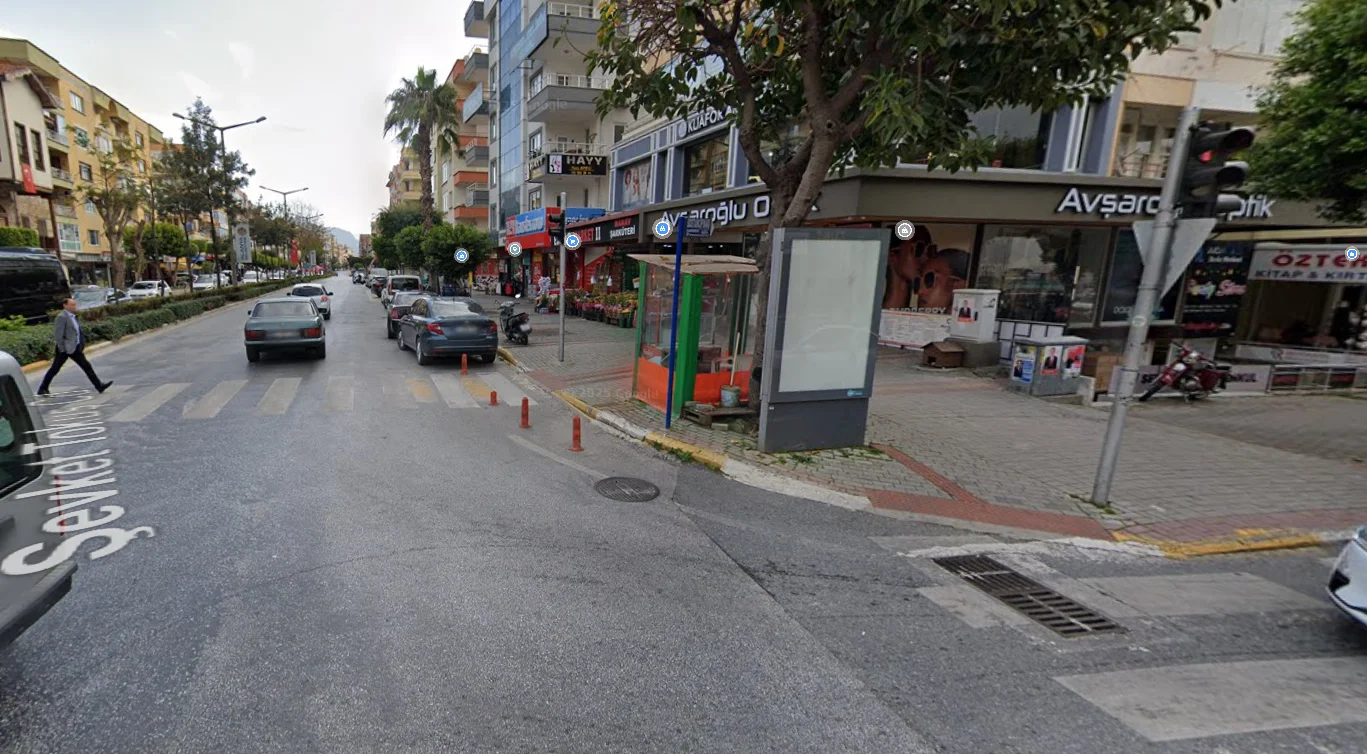 25 M. Yol Tuluklar Group Yılmaz Optik Önü Kaldırım Alanya Antalya Raket CLP