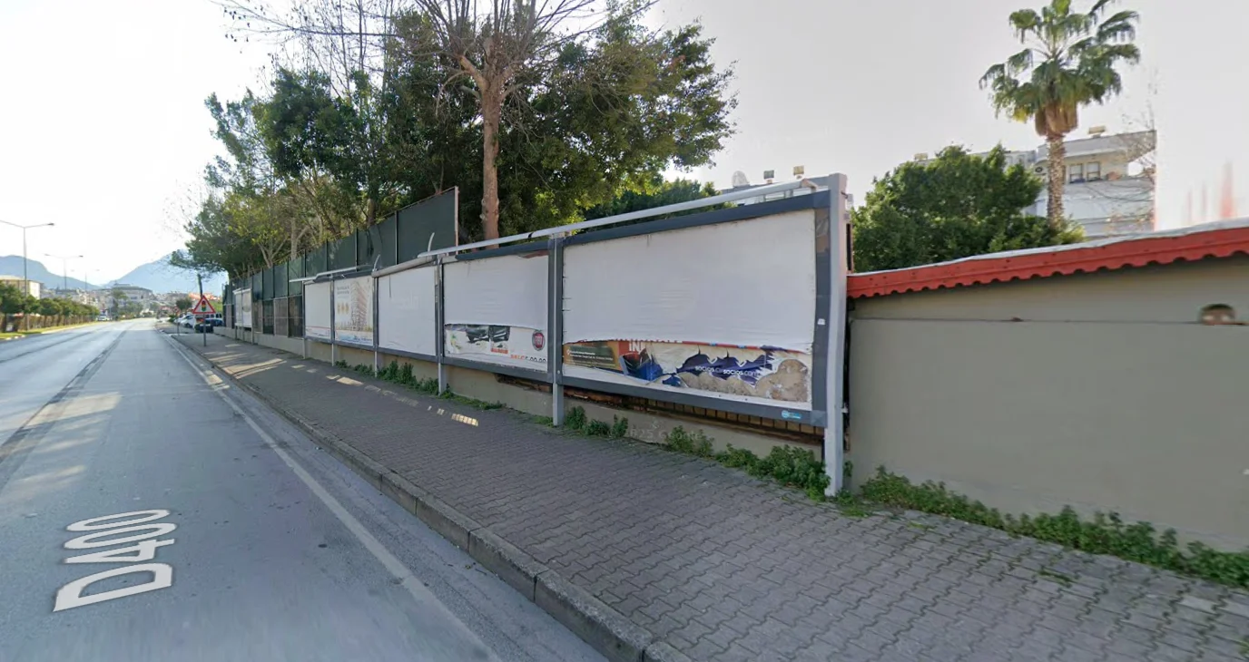 Eski Devlet Hastanesi Kavşağı Şükrü Mülazım Okulu Önü Alanya Antalya Billboard - 4