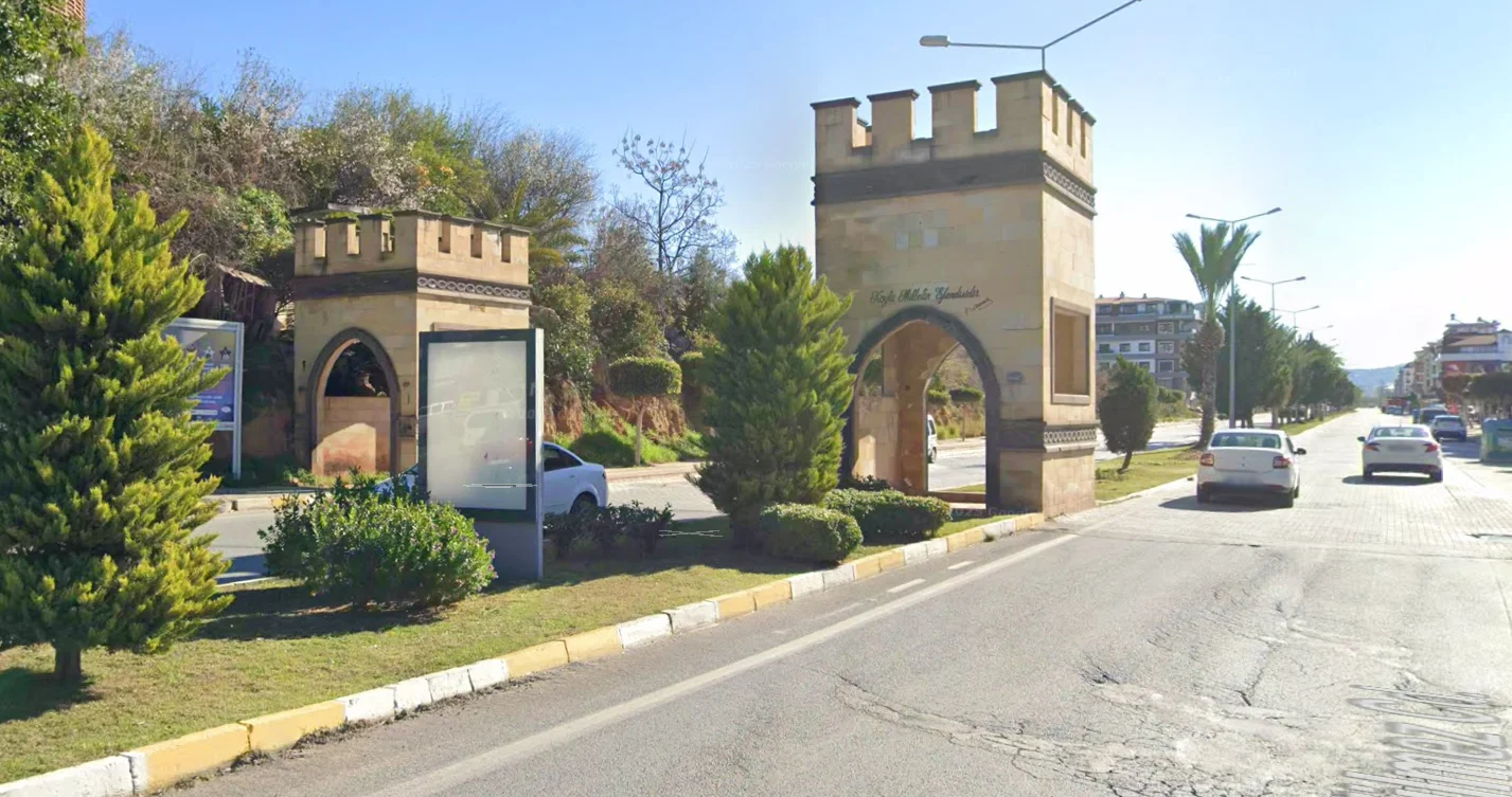 Kestel Mahallesi Girişi Kemer Sutun Yanı Alanya Antalya Raket CLP
