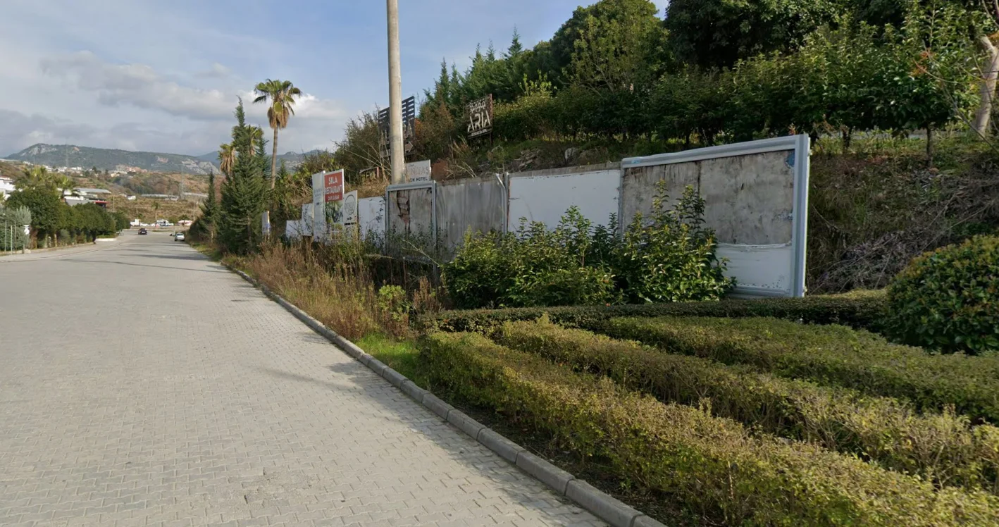 Ali Şahin Petrol Ardı Bera Otel Yolu Alanya Antalya Billboard - 1