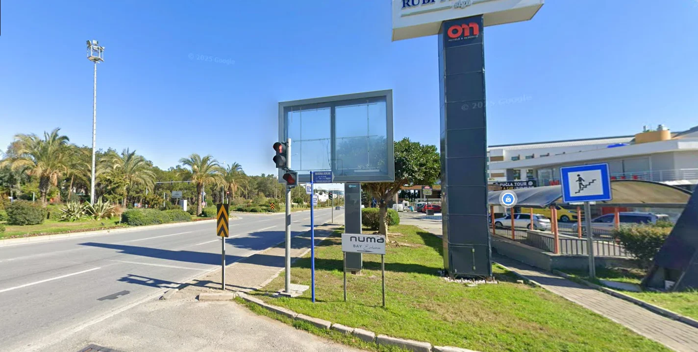 Adin Otel Girişi Işıklar Alanya Antalya Megalight
