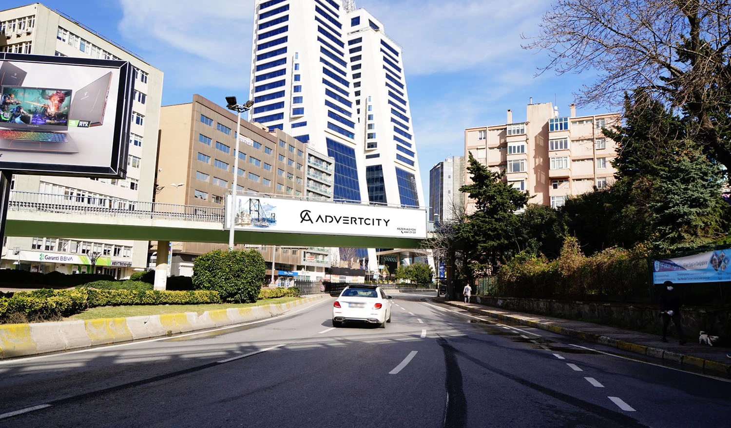 Astoria önü Araç Şişli İstanbul Üst Geçit - 2