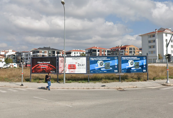 Batıkent - Gündüz Ökçün Bulvarı Kavşak Billboard 2