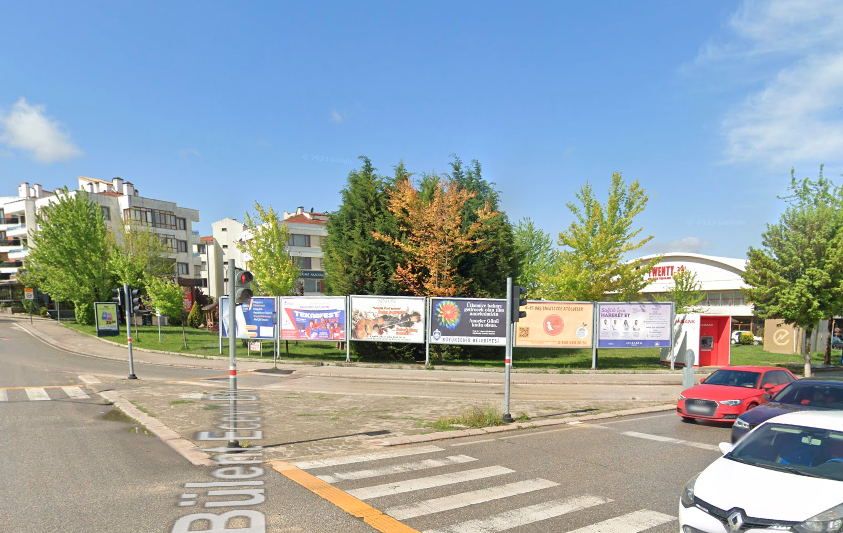 Batıkent - Ticaret Odası İlköğretim Okulu Kavşak Sağ Billboard 4