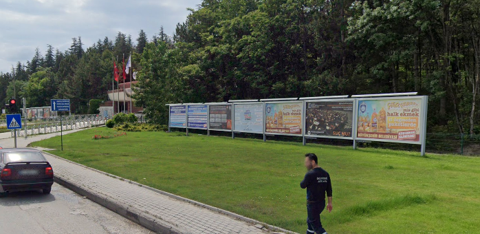 Anadolu Üniversitesi Yunusemre Kampüsü Girişi - Sağ Billboard 5