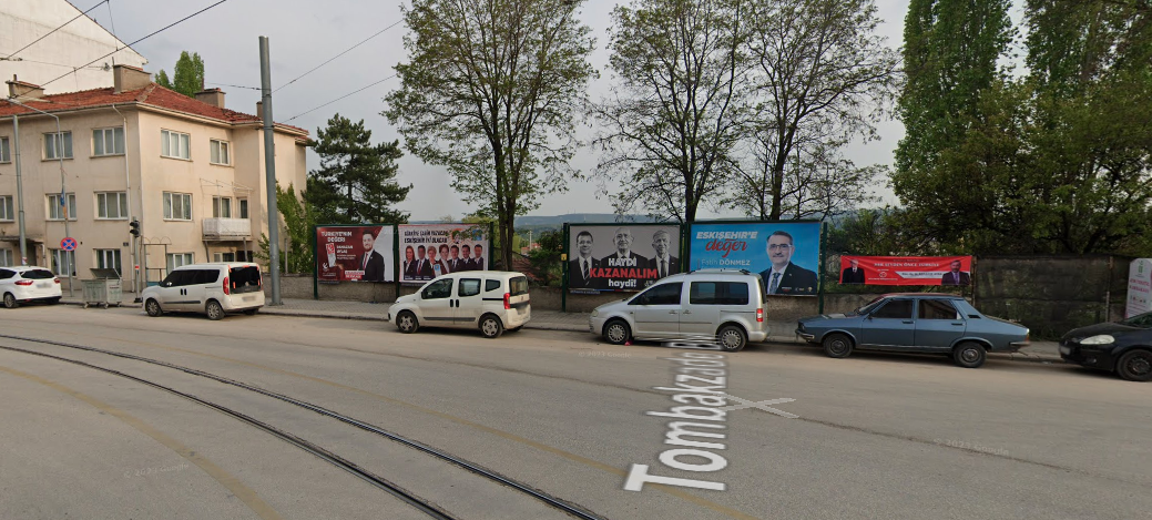 Çamlıca - Tombakzade Cad. Birlik Caddesi Kavşak Billboard 2