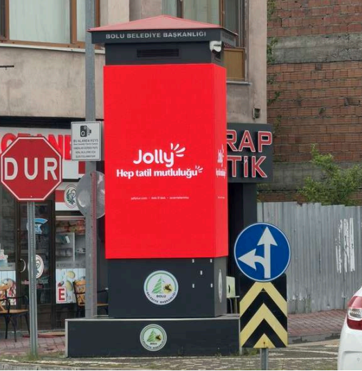 İsmetpaşa CAD. (Yukarı Çarşı Girişi) KÜP LED